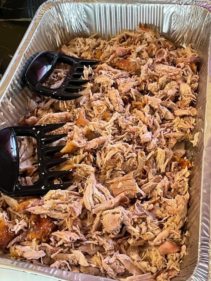 Bearded Rays Backyard BBQ | restaurant | 3 Hanna Ct, Windsor Mill, MD 21244, USA | 4438917012 OR +1 443-891-7012