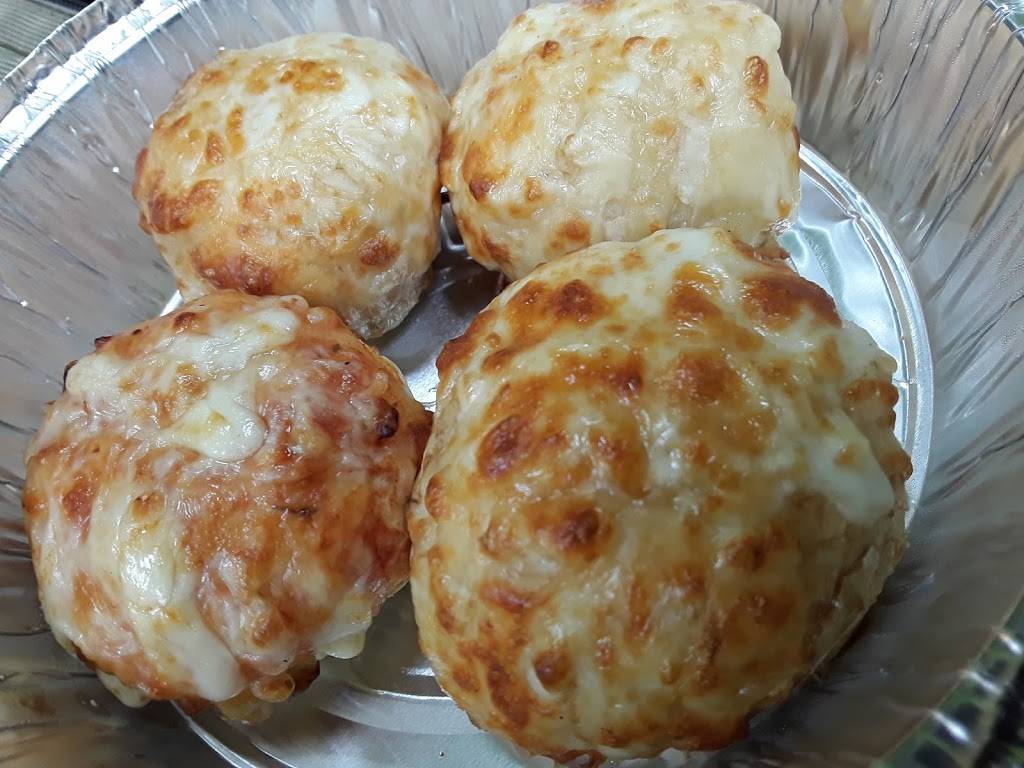 Tatys Pizza | restaurant | 6540 Avenue de Darlington, Montréal, QC H3S 2J3, Canada | 5147348289 OR +1 514-734-8289