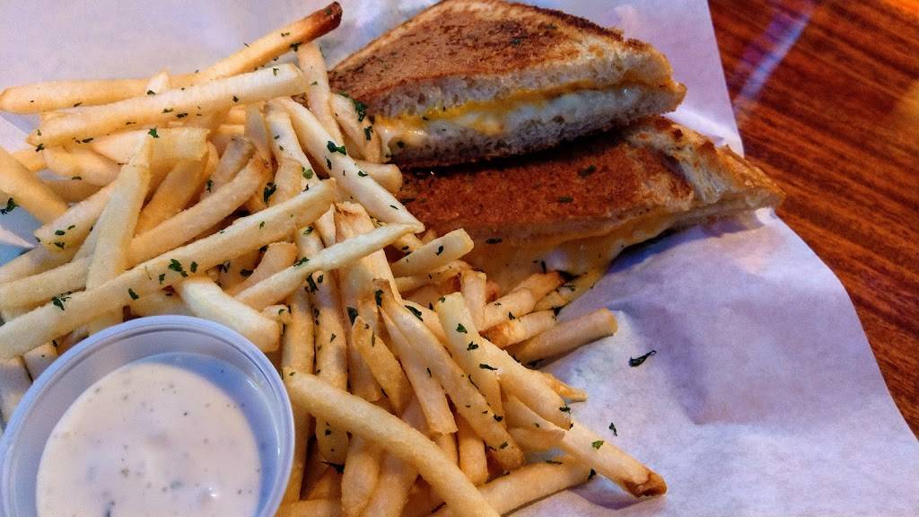 Quinns Pub & Grill | restaurant | 200 Nieto Ave suite a, Long Beach, CA 90803, USA | 5624342606 OR +1 562-434-2606