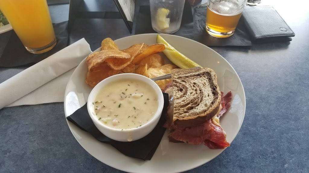 Hurricane Hanks | restaurant | 5346 Gulf Dr, Holmes Beach, FL 34217, USA | 9417785788 OR +1 941-778-5788