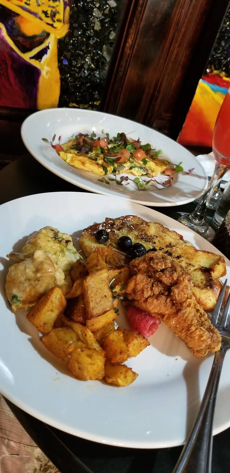 Le Chateau Bistro & Lounge | restaurant | 1112 Southmore Blvd, Houston, TX 77004, USA | 7134975511 OR +1 713-497-5511