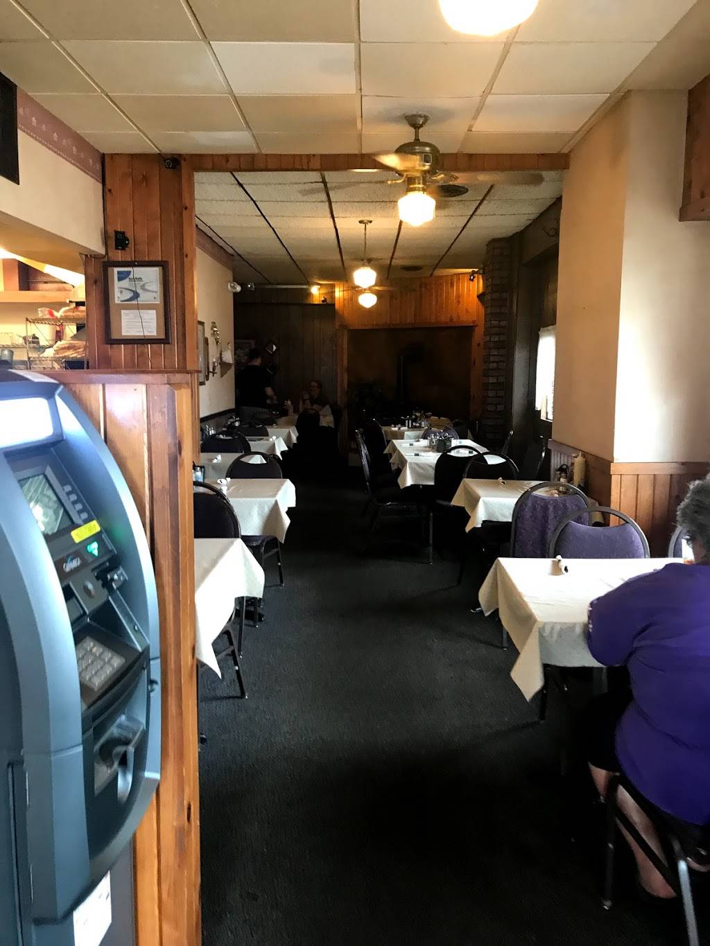Wolf River Family Restaurant | restaurant | 422 E Beacon Ave, New London, WI 54961, USA | 9209826446 OR +1 920-982-6446