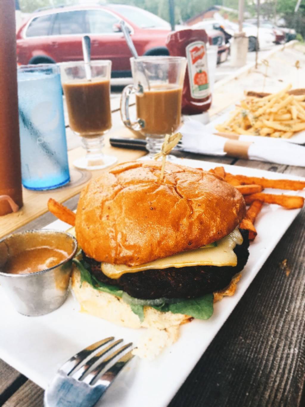 51 Park Restaurant & Tavern | restaurant | 51 Park St, Lee, MA 01238, USA | 4132432153 OR +1 413-243-2153