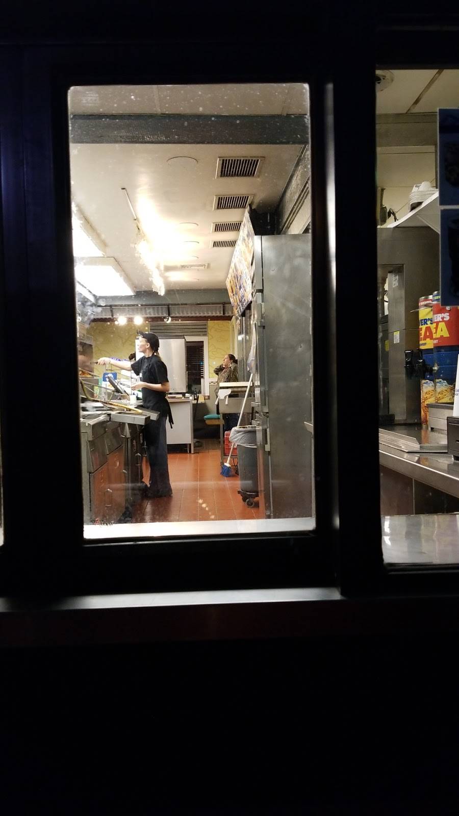 Long John Silvers | restaurant | 2021 Wabash Ave, Terre Haute, IN 47807, USA | 8122358345 OR +1 812-235-8345