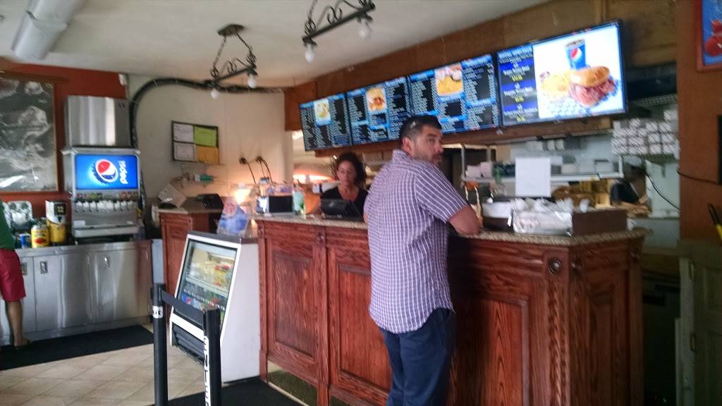 Royals | restaurant | 752 Bennington St, East Boston, MA 02128, USA | 6175677779 OR +1 617-567-7779