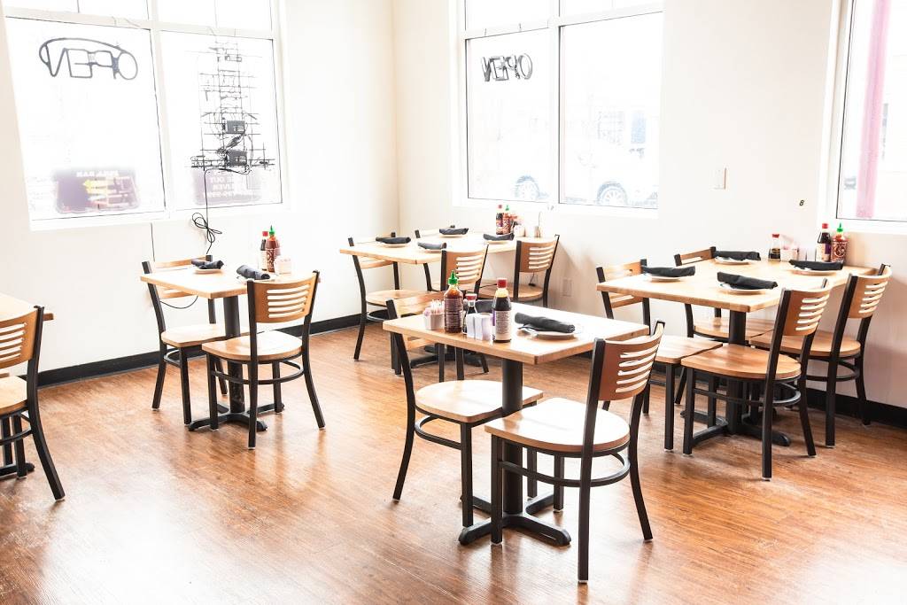 Hana Thai | restaurant | 740 Broadway, South Portland, ME 04106, USA | 2077999997 OR +1 207-799-9997