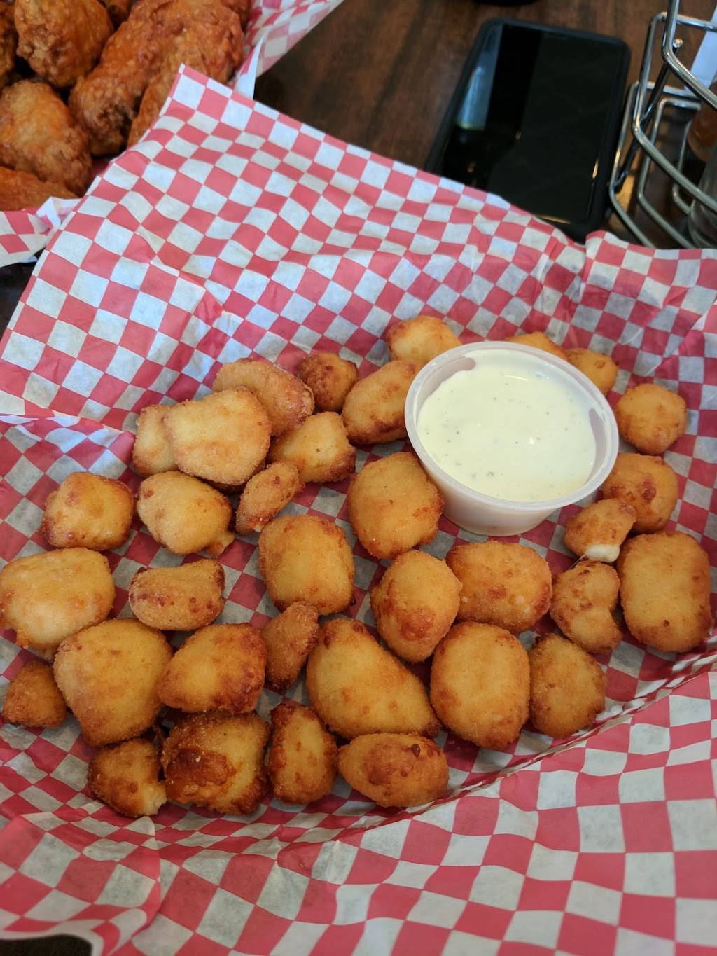 WingDam Saloon & Grill | restaurant | 1 N Shore Dr, Fountain City, WI 54629, USA | 6086874144 OR +1 608-687-4144