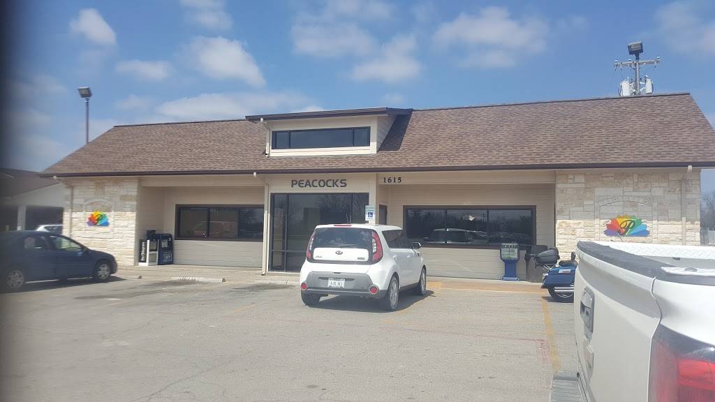 Peacocks Restaurant | restaurant | 1615 W South Loop, Stephenville, TX 76401, USA | 2549682900 OR +1 254-968-2900