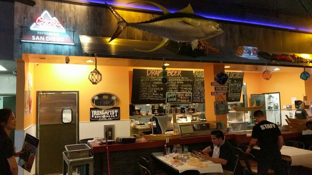 Hooked on Crab | restaurant | 872 Eastlake Pkwy #510, Chula Vista, CA 91915, USA | 6197379117 OR +1 619-737-9117