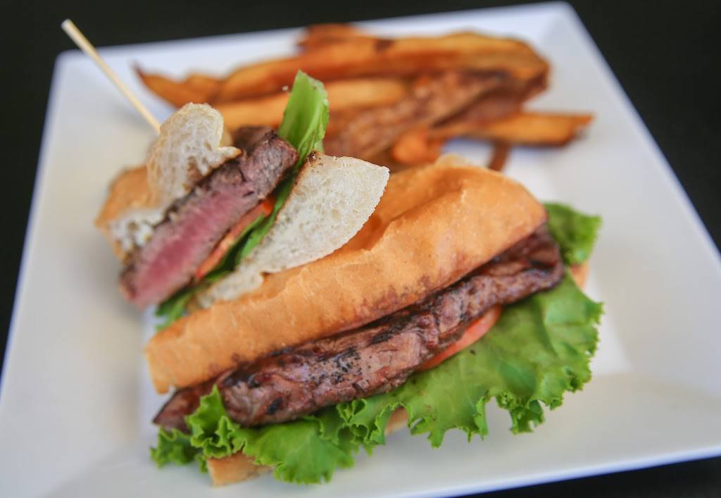 The Couch Sports Lounge | restaurant | 7431 Madison Ave, Citrus Heights, CA 95610, USA | 9169613342 OR +1 916-961-3342