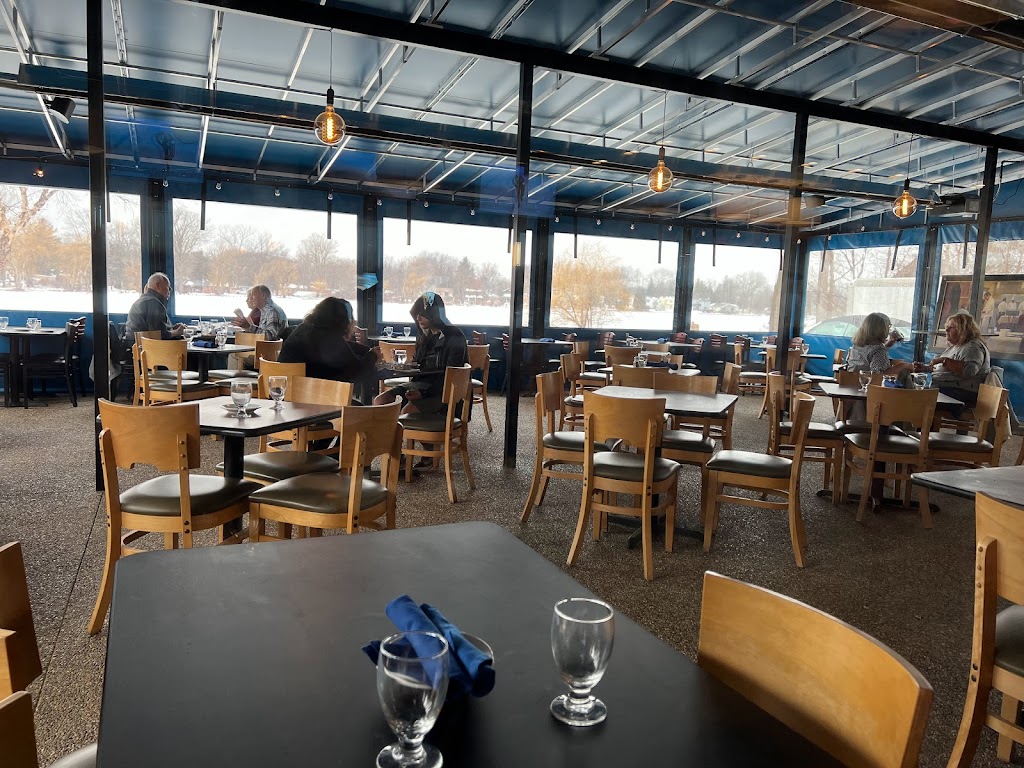 4th Tavern Lakehouse | restaurant | 4710 Cooley Lake Rd, Waterford Twp, MI 48327, USA | 2486224210 OR +1 248-622-4210