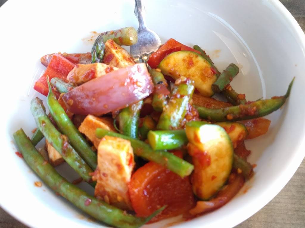 Miyabi Sushi & Asian Bistro | restaurant | 400 Water St #100, Excelsior, MN 55331, USA | 9528554000 OR +1 952-855-4000