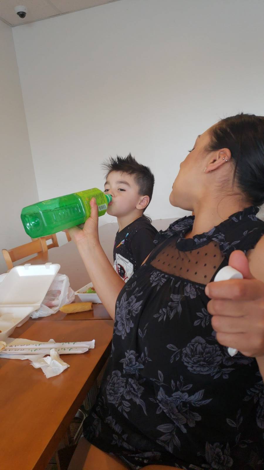 Hoongs Kitchen | restaurant | 881 S Federal Blvd, Denver, CO 80219, USA | 3039364753 OR +1 303-936-4753