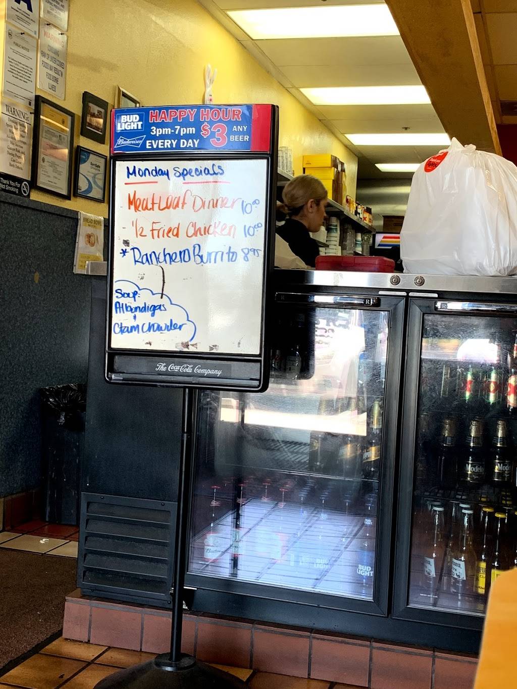 Brandons Diner Three | restaurant | 10271 Magnolia Ave, Riverside, CA 92503, USA | 9516372782 OR +1 951-637-2782