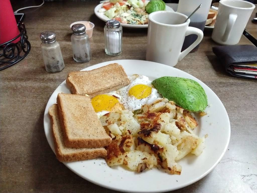 Tinas Place | restaurant | 1002 Flushing Ave, Brooklyn, NY 11206, USA | 7184976890 OR +1 718-497-6890