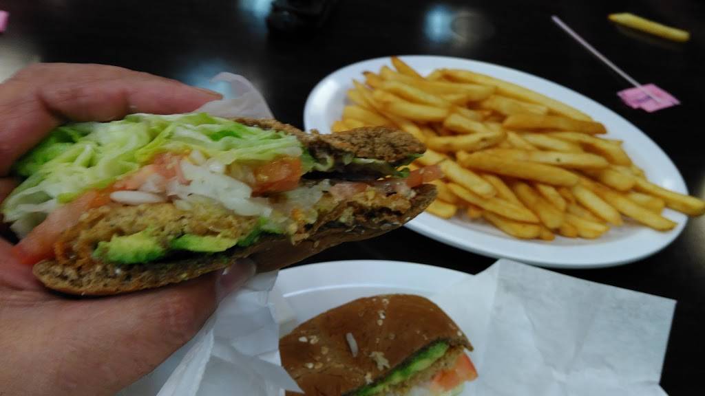 Fabulous Burgers | restaurant | 3004 Airport Dr, Bakersfield, CA 93308, USA | 6613999209 OR +1 661-399-9209