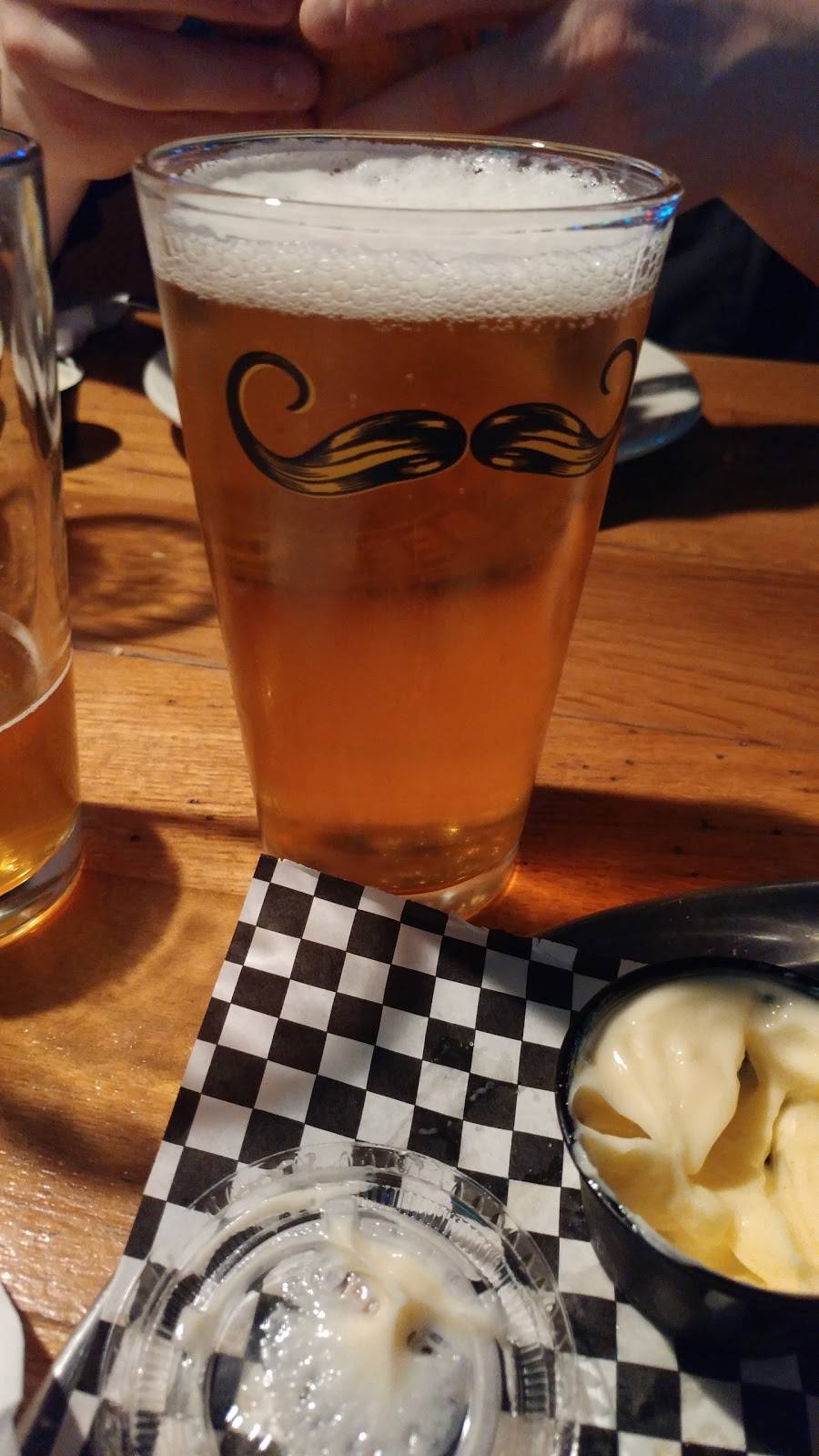 The Pour House Bar & Grill | restaurant | 3620 Starr Centre Dr, Canfield, OH 44406, USA | 3305333522 OR +1 330-533-3522