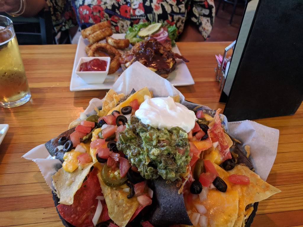 Phillys Sports Bar & Grill | restaurant | 1826 N Scottsdale Rd, Tempe, AZ 85281, USA | 4809466666 OR +1 480-946-6666