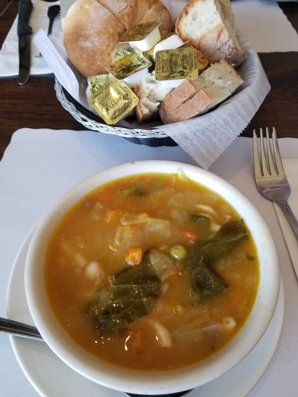 Girassol Restaurant | restaurant | 1698 Acushnet Ave, New Bedford, MA 02746, USA | 5089935058 OR +1 508-993-5058