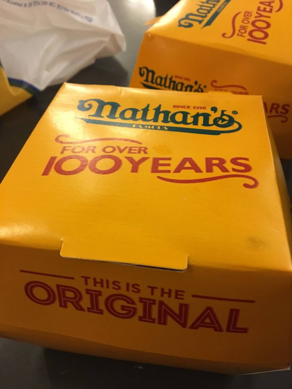 Nathans Famous | restaurant | 651 Kapkowski Rd, Elizabeth, NJ 07201, USA | 9082824800 OR +1 908-282-4800