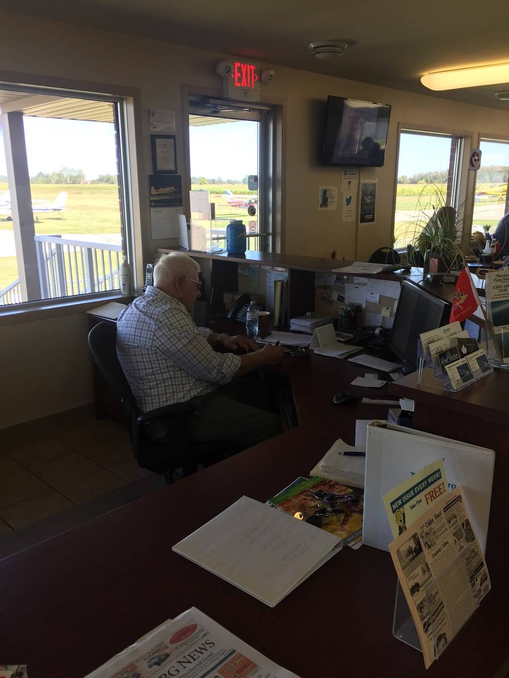 Skyway Cafe Tillsonburg | restaurant | 244411 Airport Rd, Tillsonburg, ON N4G 4H1, Canada | 5198424444 OR +1 519-842-4444