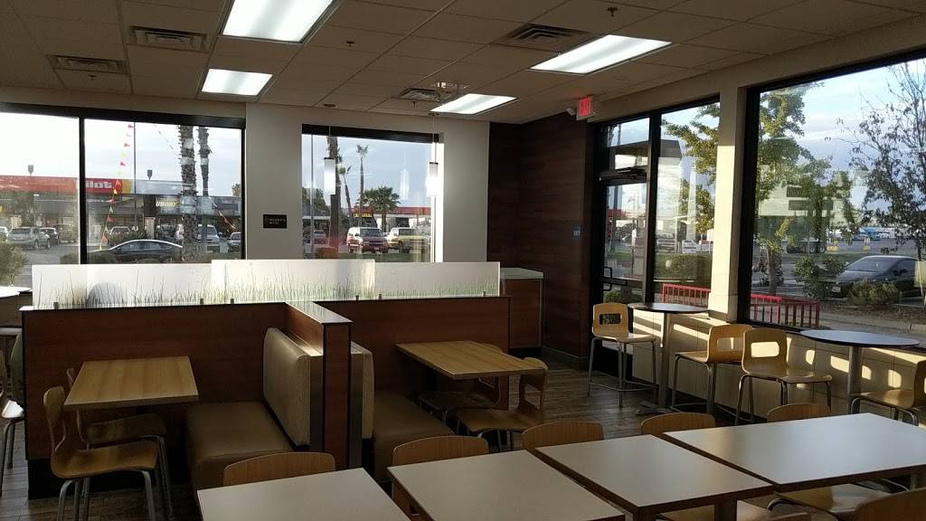 Wendys | restaurant | 18525 Pistachio Dr, Madera, CA 93637, USA | 5596618039 OR +1 559-661-8039