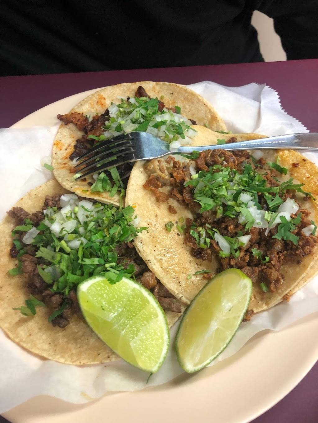 Mi Linda Hacienda | restaurant | 4406 W Armitage Ave, Chicago, IL 60639, USA | 7737722372 OR +1 773-772-2372