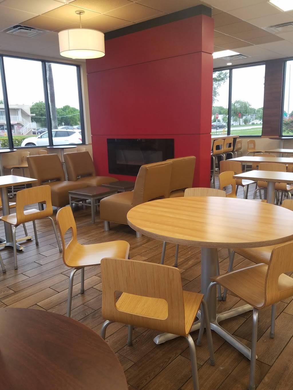 Wendys | restaurant | 20975 S Dixie Hwy, Miami, FL 33189, USA | 3059698520 OR +1 305-969-8520