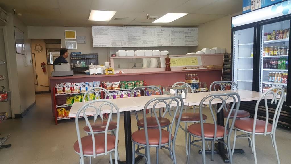 Youngs Deli | restaurant | 22636 Glenn Dr #102, Sterling, VA 20164, USA | 7034819114 OR +1 703-481-9114