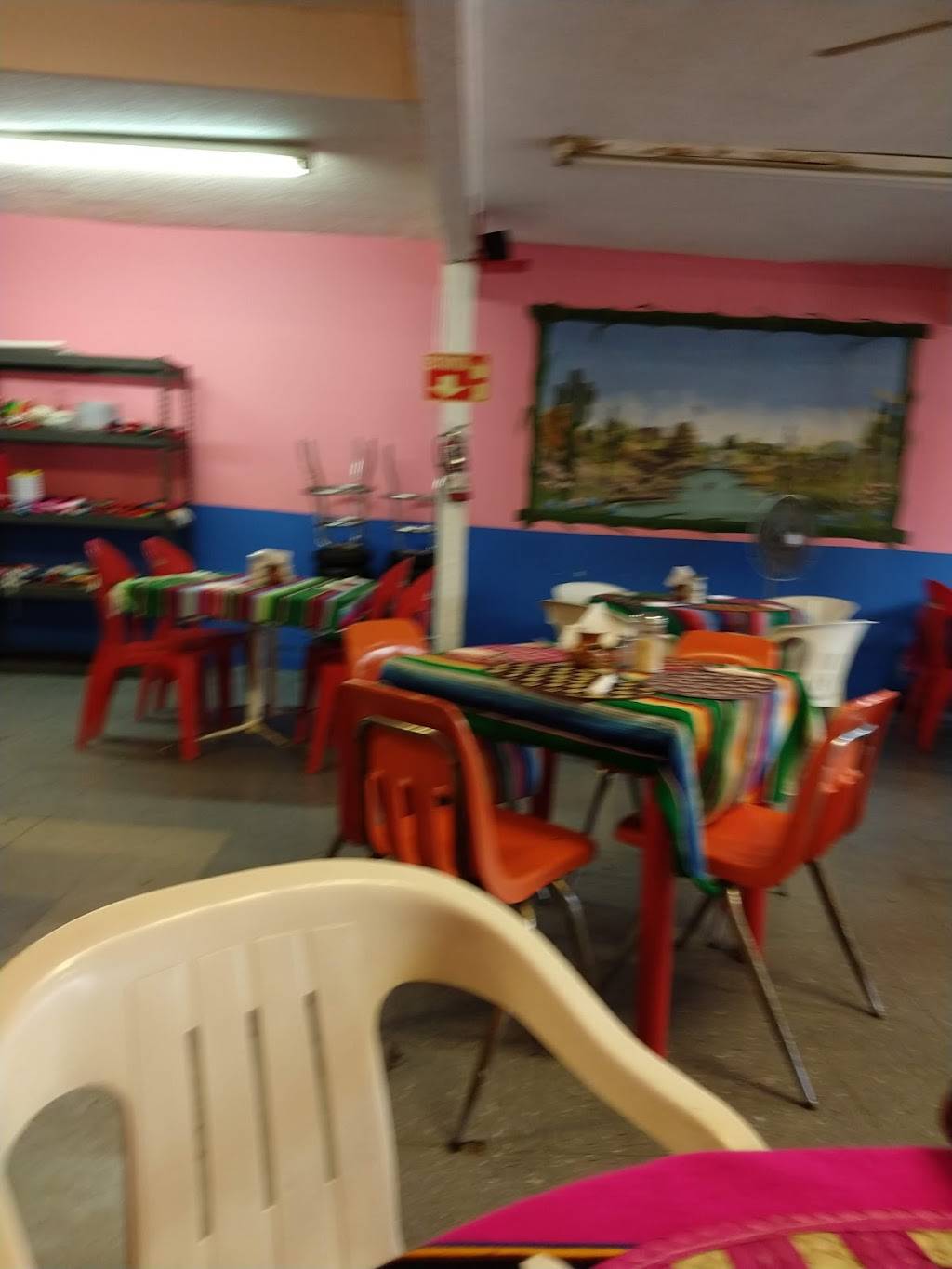 Restaurante La Bamba | restaurant | Blvd. Benito Juárez 52, Centro Playas, 22700 Rosarito, B.C., Mexico | 016611002008 OR +52 661 100 2008