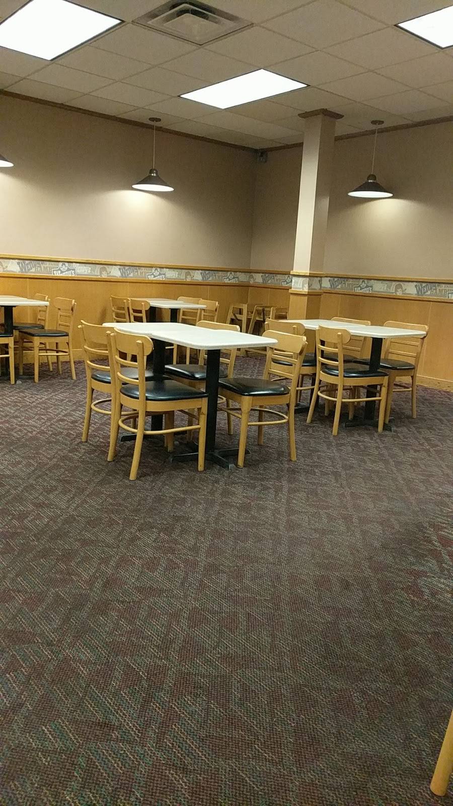 Wendys | restaurant | 40 S Court St, Athens, OH 45701, USA | 7405925200 OR +1 740-592-5200