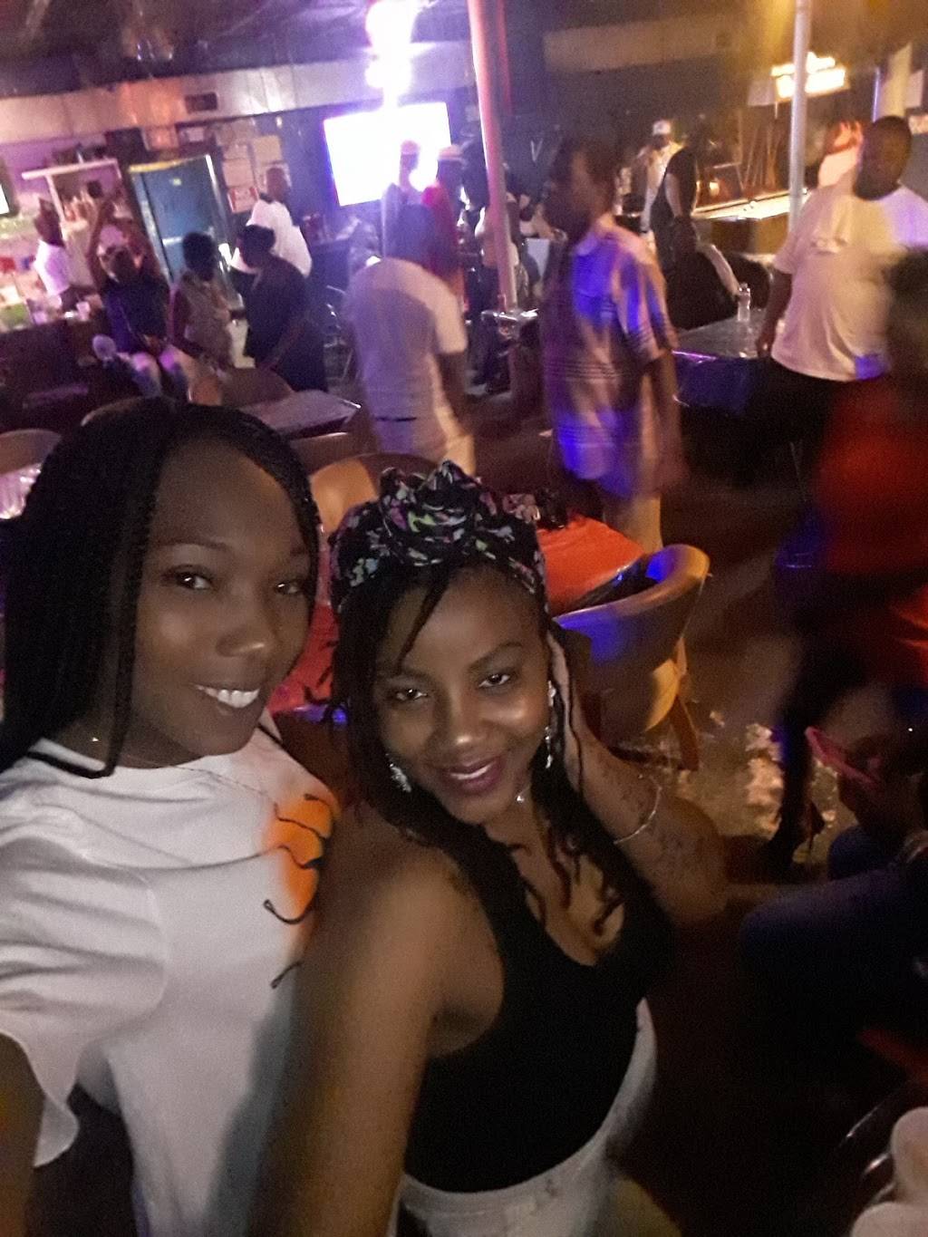 Playmates Diner/Event center | night club | 5004 Hohen Ave, Dallas, TX 75215, USA | 9033057468 OR +1 903-305-7468