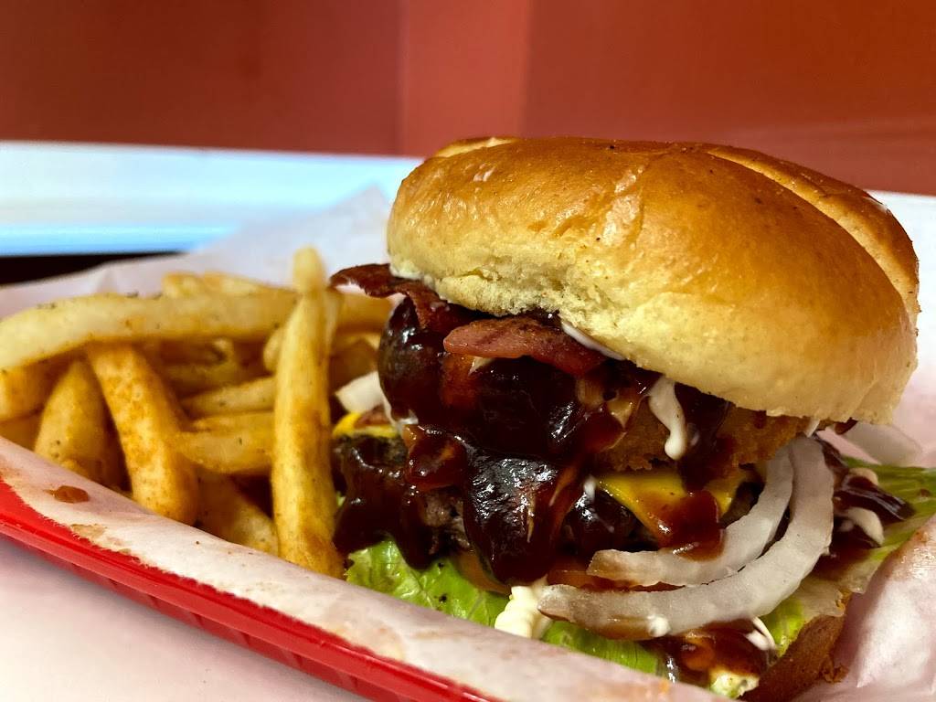 Moez Famous Cheesesteaks & Burgers | restaurant | 3891 Platt Rd, Ann Arbor, MI 48108, USA | 7342632144 OR +1 734-263-2144