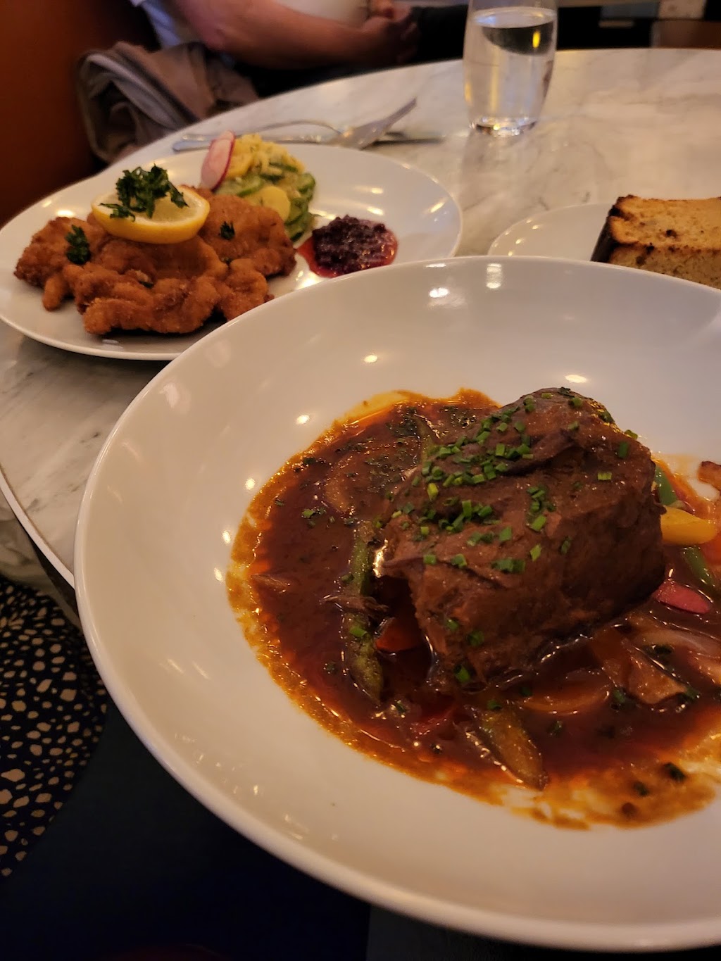 Charley - Viennese Bistro | restaurant | 202 Angelo Cifelli Dr, Harrison, NJ 07029, USA | 9732688000 OR +1 973-268-8000