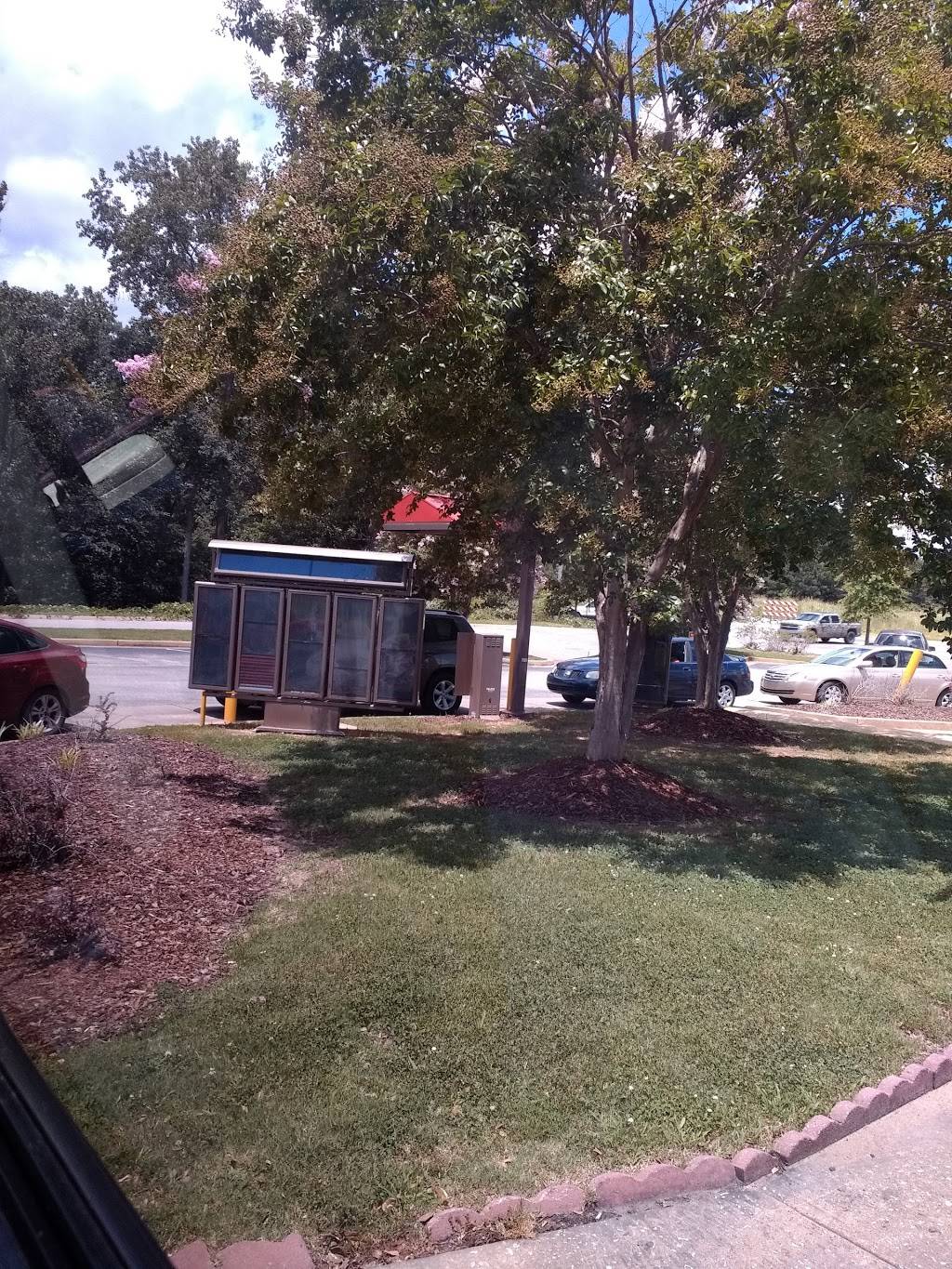 Wendys | restaurant | 4422 Old Birmingham Hwy, Tuscaloosa, AL 35404, USA | 2056332472 OR +1 205-633-2472