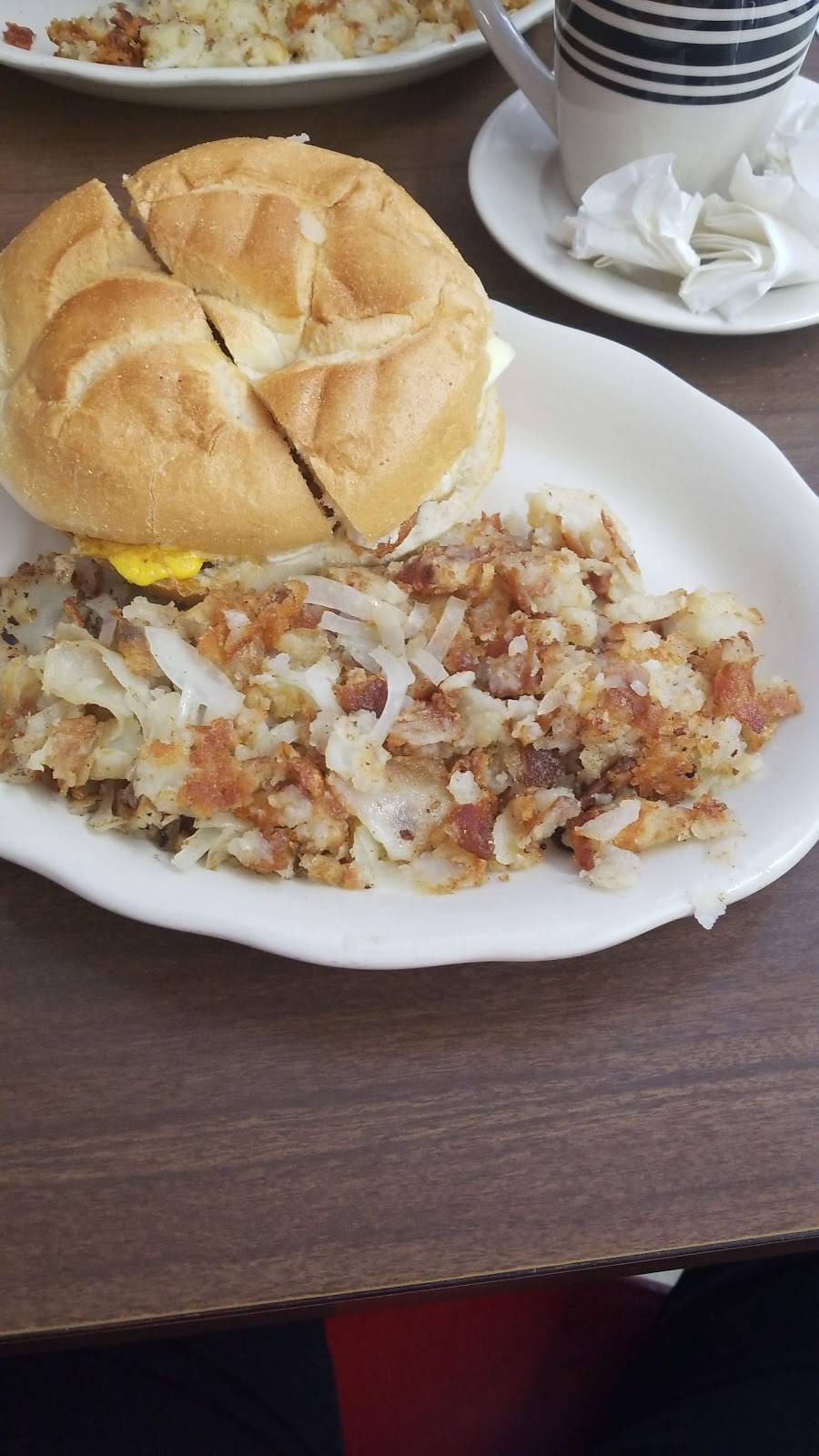 Big Tomato | restaurant | 697 Main St # 2, Poughkeepsie, NY 12601, USA | 8454527850 OR +1 845-452-7850