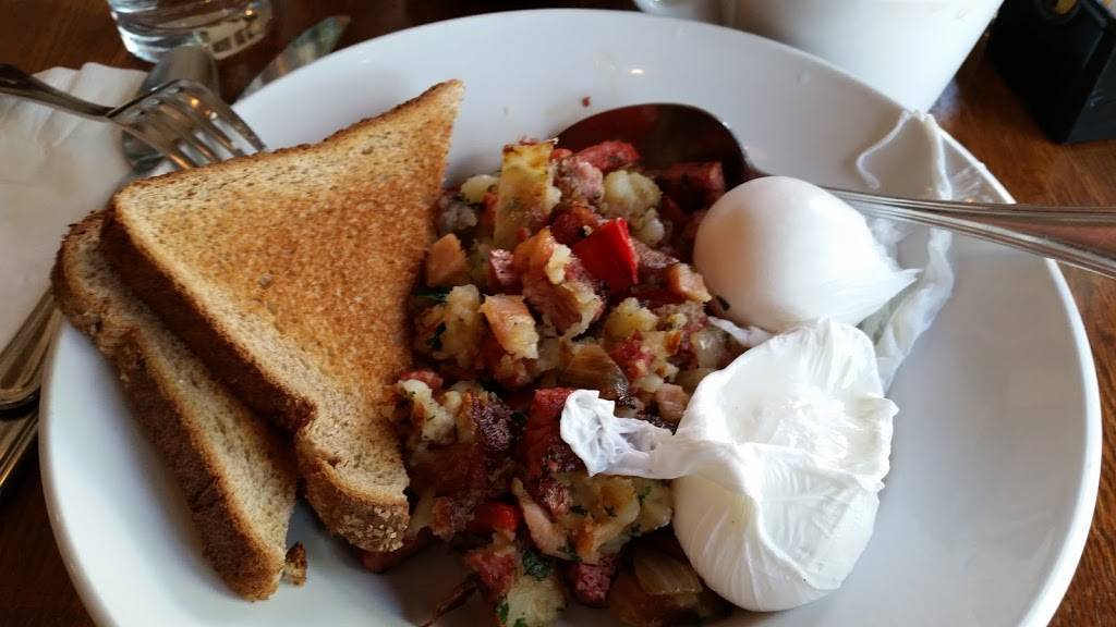 Jack & Nellies | restaurant | 10825 Ascan Ave, Forest Hills, NY 11375, USA | 7182682696 OR +1 718-268-2696