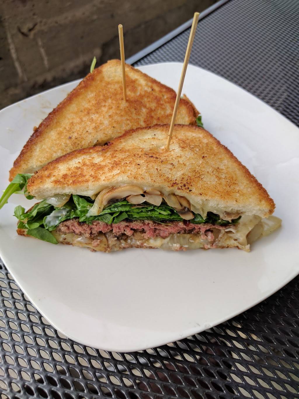 The Wicked Grille | restaurant | 219 N Franklin St, Port Washington, WI 53074, USA | 2622354808 OR +1 262-235-4808