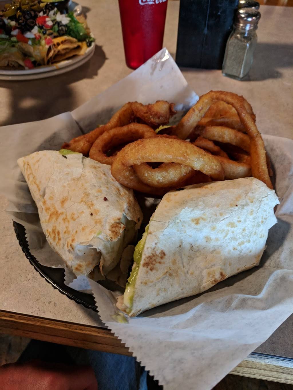 Charlies Bar & Grill | restaurant | 116 Lansing Rd, Potterville, MI 48876, USA | 5176452590 OR +1 517-645-2590