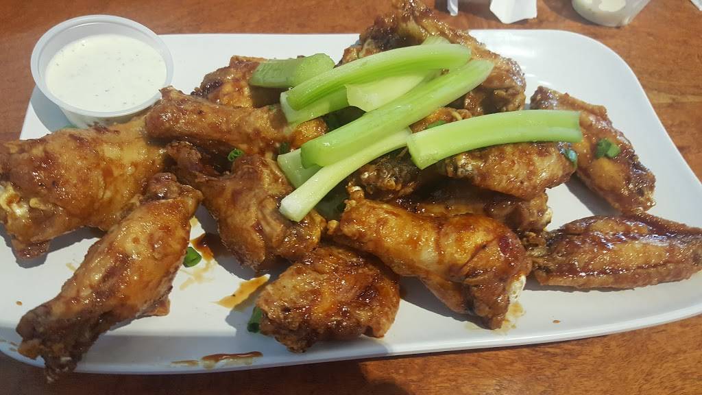 Sauced Wing Bar | restaurant | 215 W Bandera Rd #101, Boerne, TX 78006, USA | 8303314398 OR +1 830-331-4398