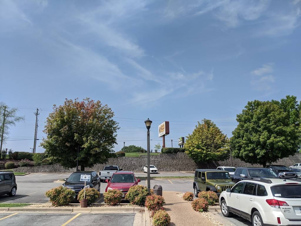 Cracker Barrel Old Country Store | restaurant | 3765 State Hwy 76, Branson, MO 65616, USA | 4173353003 OR +1 417-335-3003