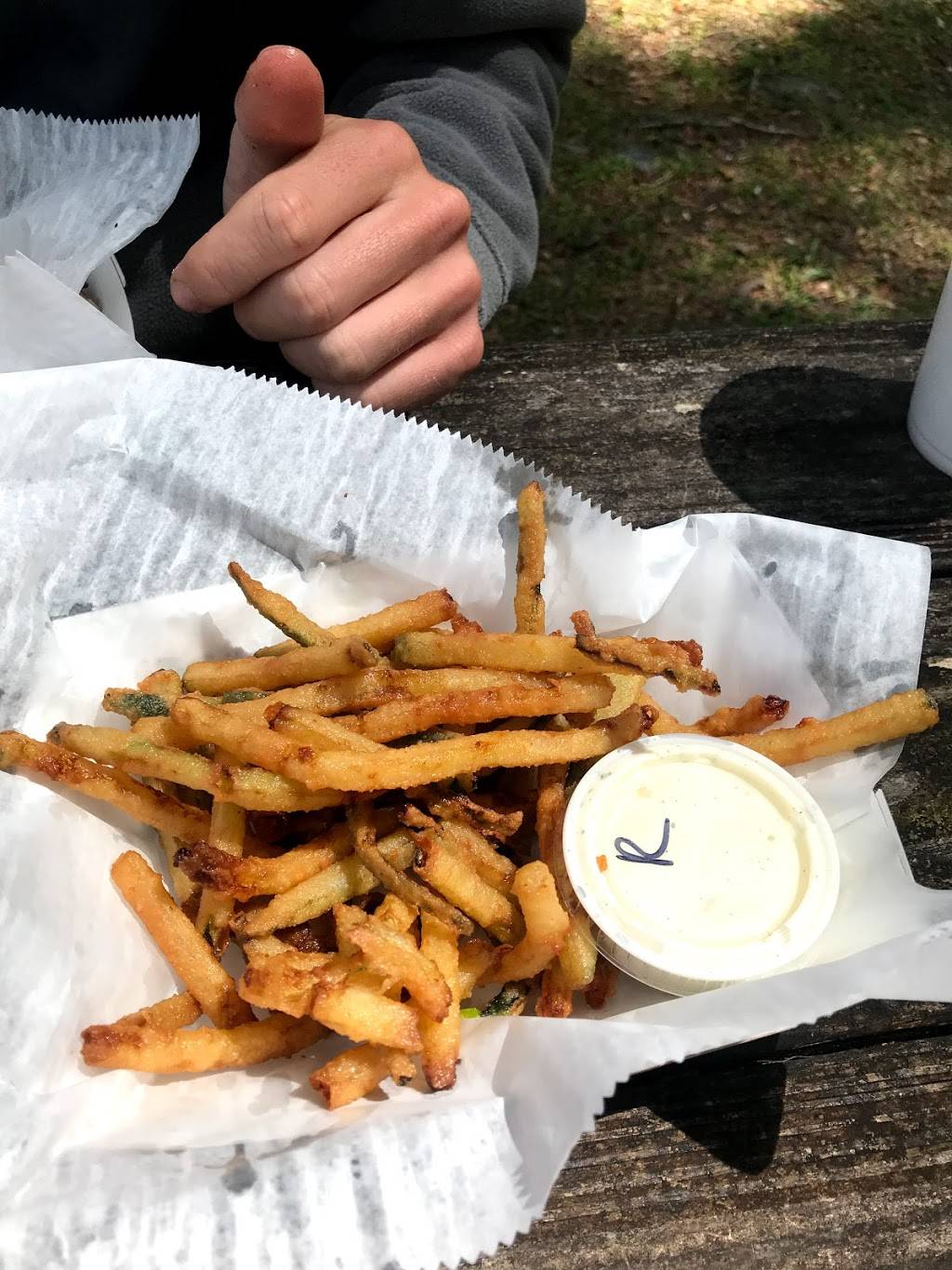 19 98 Grill & Country Store | restaurant | 17110 US-19, Fanning Springs, FL 32693, USA | 3524631998 OR +1 352-463-1998