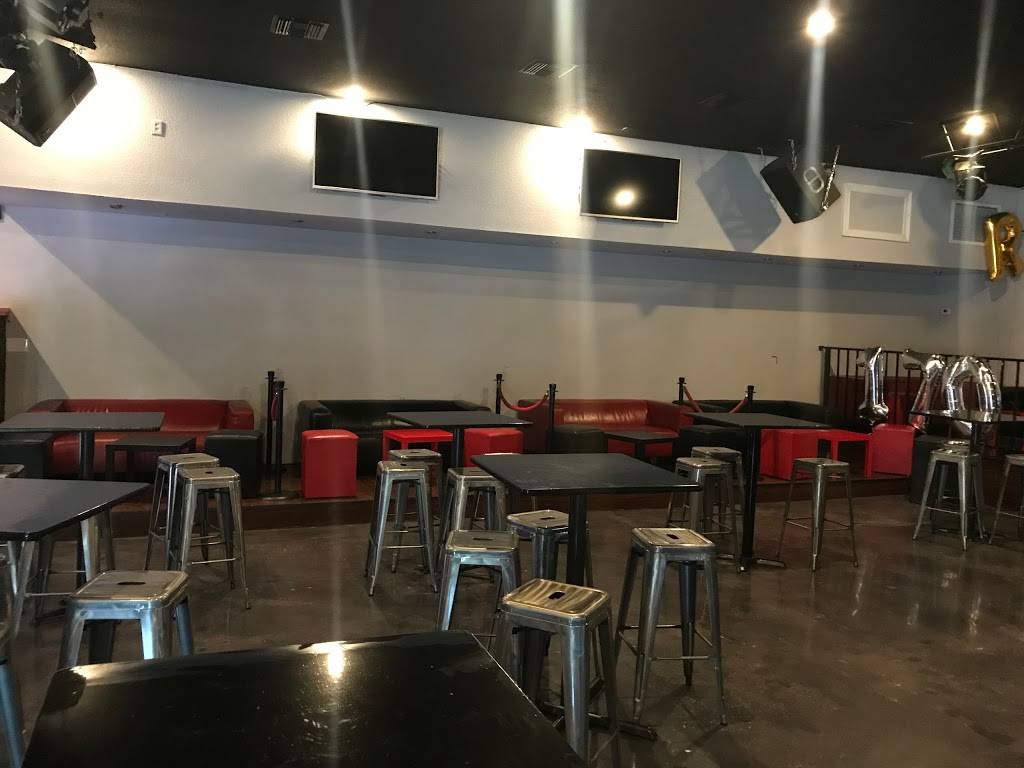 Room 1701 Restaurant Lounge | restaurant | 1701 W Waters Ave, Tampa, FL 33604, USA | 8134665886 OR +1 813-466-5886