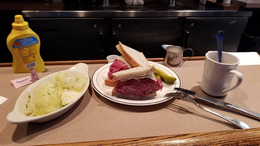 Karls Inn of the Barristers | restaurant | 1264 W 3rd St, Cleveland, OH 44113, USA | 2162414141 OR +1 216-241-4141