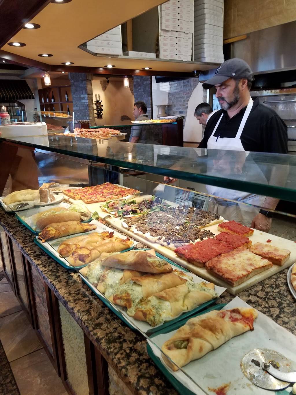 Raimos Pizza & Restaurant | restaurant | 187 W Merrick Rd, Freeport, NY 11520, USA | 5163784379 OR +1 516-378-4379