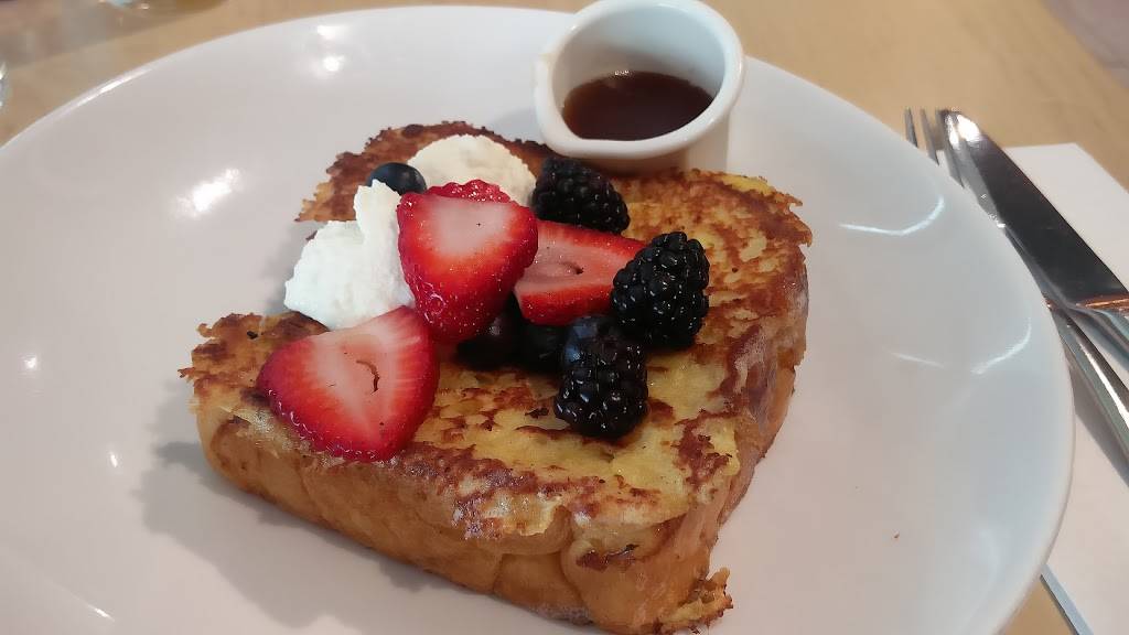 The Hearth | restaurant | Pearson Airport Terminal 1, 5980 Airport Rd, Mississauga, ON L4V 1R9, Canada | 4167763100 OR +1 416-776-3100