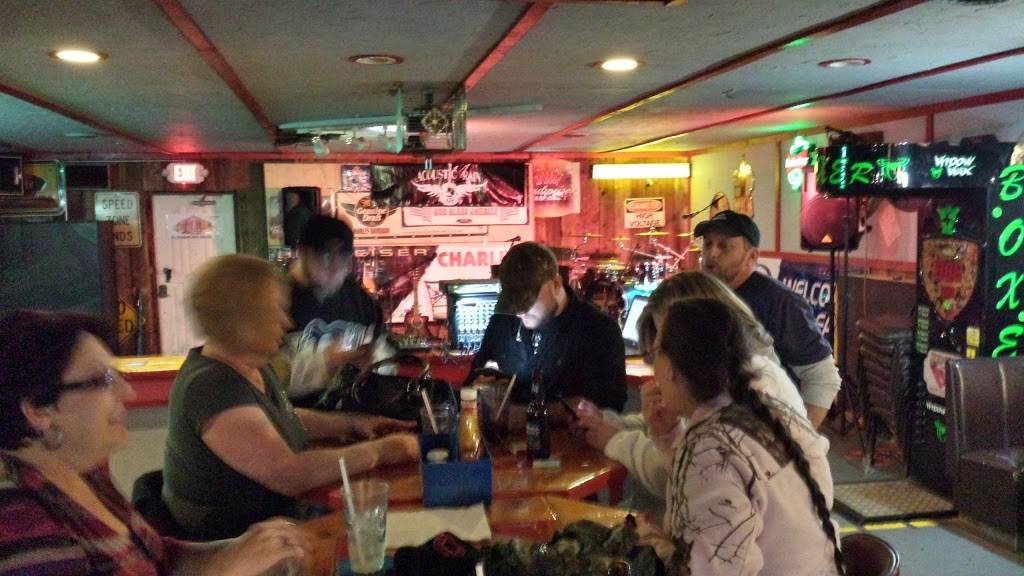 Charlies Place | restaurant | 300 Defiance Ave, Hicksville, OH 43526, USA | 4195429692 OR +1 419-542-9692