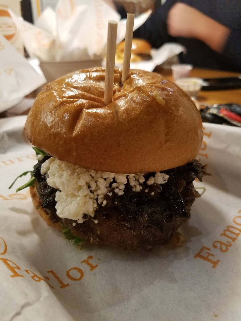 Burger Parlor | meal takeaway | 204 N Harbor Blvd, Fullerton, CA 92832, USA | 7144412003 OR +1 714-441-2003