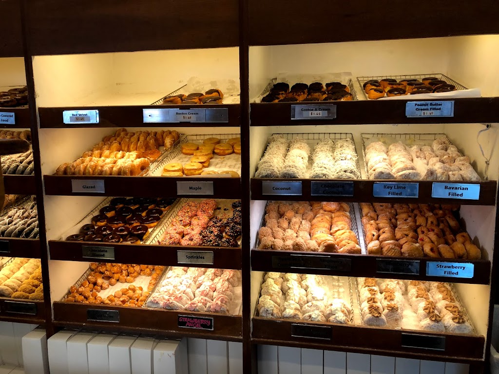 Donut Hole Bakery and Cafe | bakery | 635 Harbor Blvd, Destin, FL 32541, USA | 8508378824 OR +1 850-837-8824
