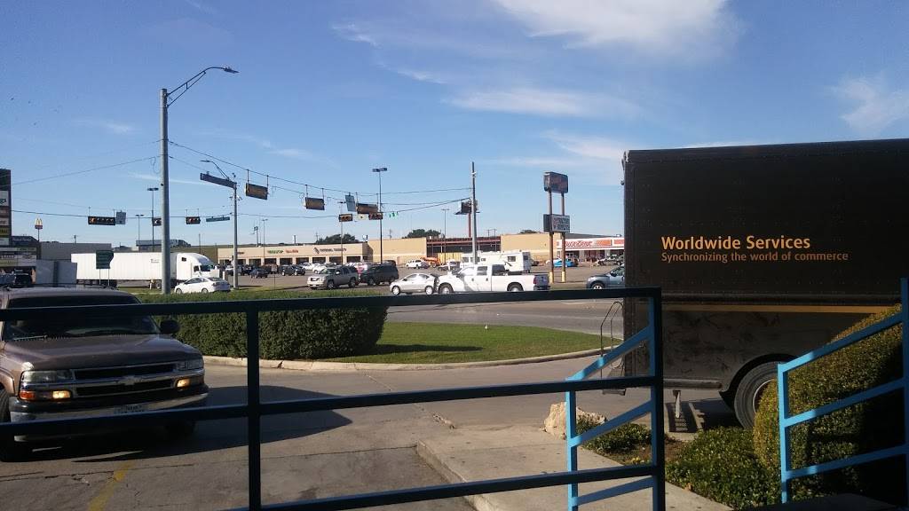 Subway Restaurants | restaurant | 1404 Clarewood Ste 101 Clarewood Center, San Marcos, TX 78666, USA | 5123530000 OR +1 512-353-0000